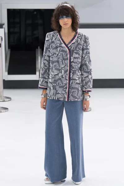 Look 9